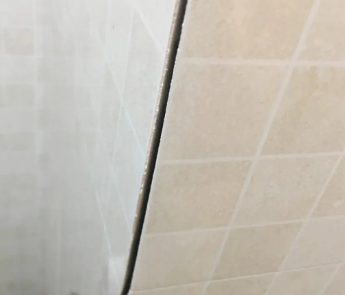普洱瓷砖空鼓维修公司分享阳台瓷砖脱落的修复过程可以分为以下几个步骤
